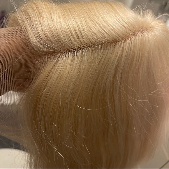 This is a Blonde Bob Wig - Picture 3 of 4